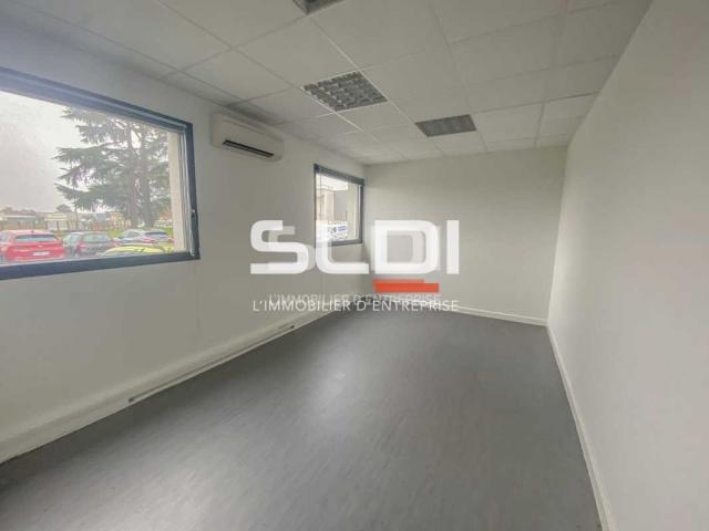 Bureaux A LOUER - RILLIEUX LA PAPE - 111 m²