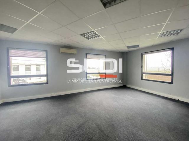 Bureaux A LOUER - RILLIEUX LA PAPE - 111 m²