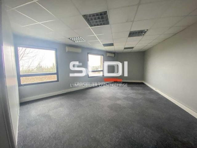 Bureaux A LOUER - RILLIEUX LA PAPE - 111 m²