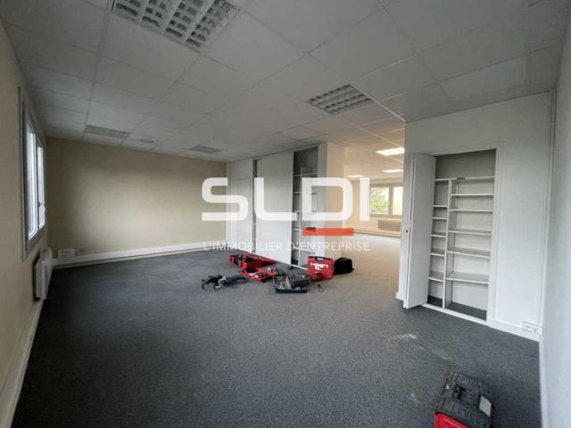 Bureaux A LOUER - GENAS - 193 m²
