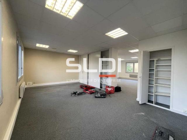 Bureaux A LOUER - GENAS - 193 m²