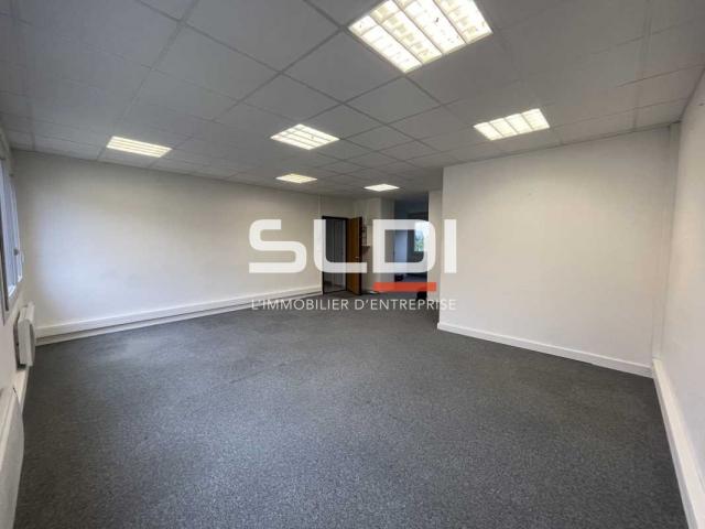 Bureaux A LOUER - GENAS - 193 m²