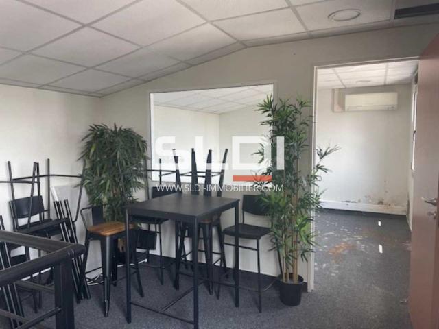 Bureaux A LOUER - CHASSIEU - 157 m²