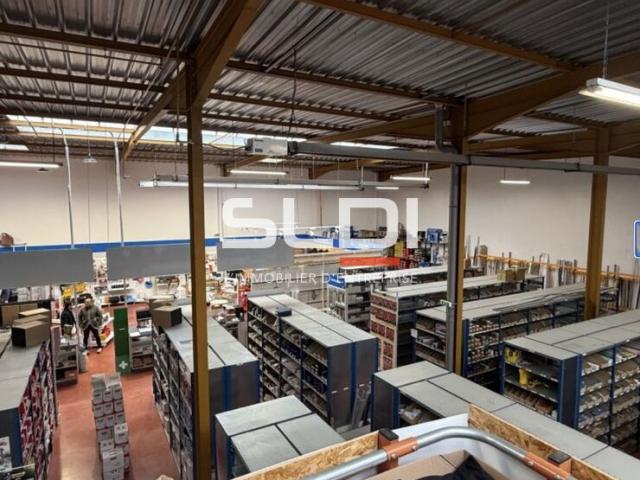 Locaux d'activités A LOUER - LYON - 1 034 m²