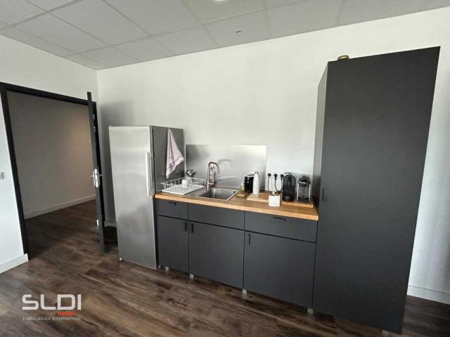 Bureaux A LOUER - MARCILLY D'AZERGUES - 181 m²