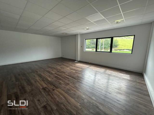 Bureaux A LOUER - MARCILLY D'AZERGUES - 181 m²