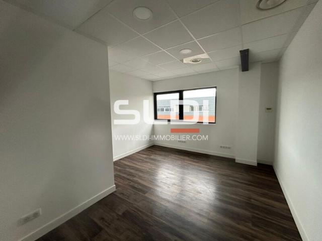 Bureaux A LOUER - MARCILLY D'AZERGUES - 181 m²