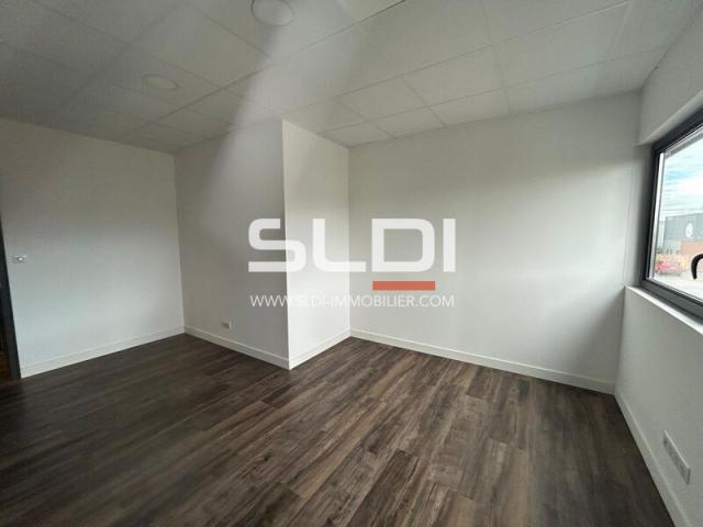Bureaux A LOUER - MARCILLY D'AZERGUES - 181 m²