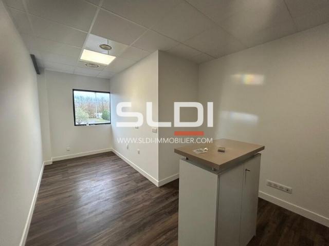 Bureaux A LOUER - MARCILLY D'AZERGUES - 181 m²