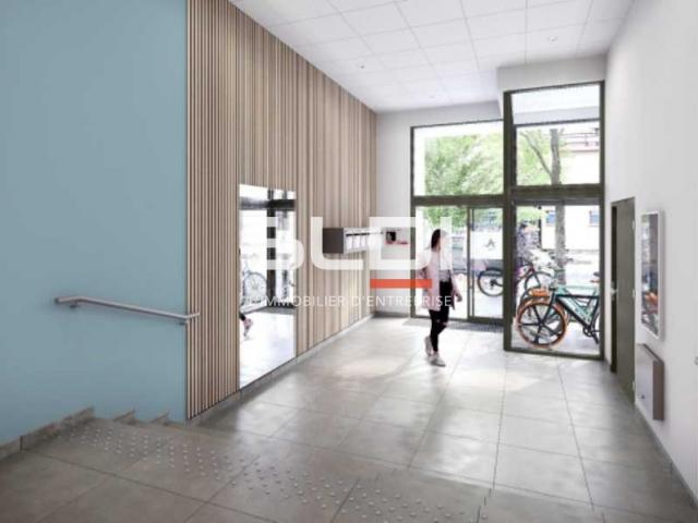 Locaux d'activités A VENDRE - LYON - 388 m²