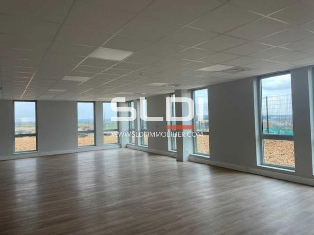 Bureaux A SOUS-LOUER - LA BOISSE - 972 m²