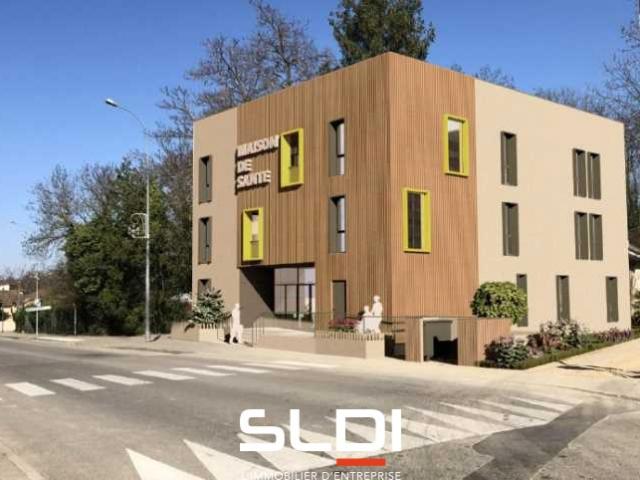  A VENDRE OU A LOUER - BOURGOIN JALLIEU - 709 m²