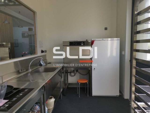 Locaux d'activités A VENDRE - BOURGOIN JALLIEU - 630 m²