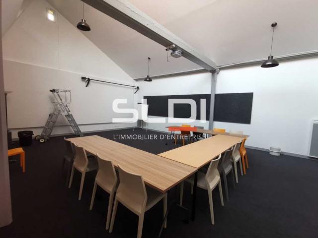 Locaux d'activités A VENDRE - BOURGOIN JALLIEU - 630 m²