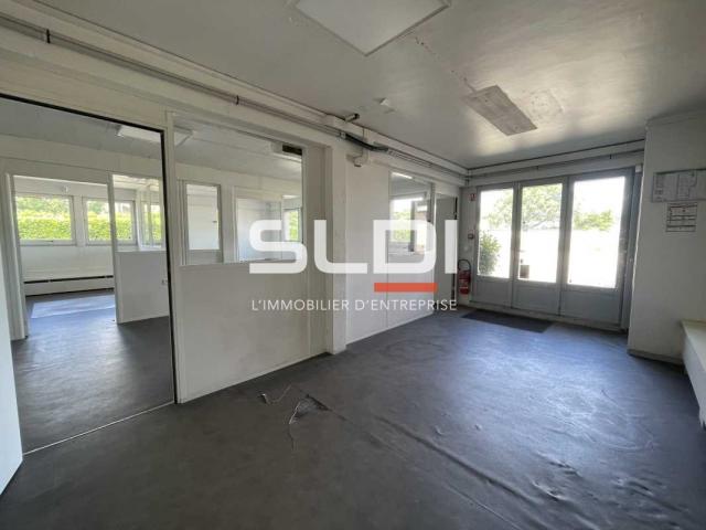 Bureaux A LOUER - DECINES CHARPIEU - 457 m²