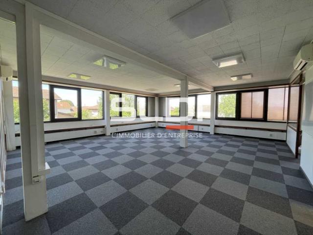 Bureaux A LOUER - DECINES CHARPIEU - 457 m²