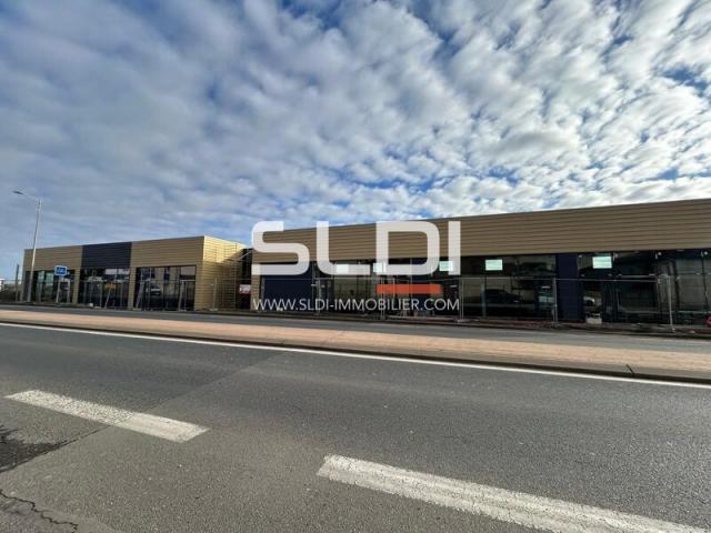 Commerces A LOUER - LIMAS - 579 m²