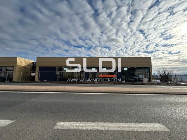 Commerces A LOUER - LIMAS - 579 m²