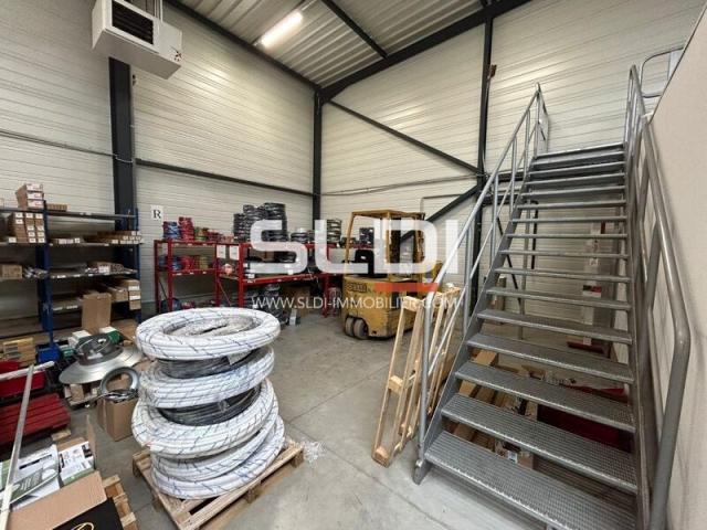 Locaux d'activités A LOUER - NEUVILLE SUR SAONE - 507 m²