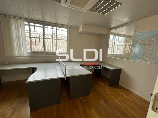 Bureaux A LOUER - NEUVILLE SUR SAONE - 681 m²