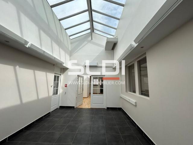 Bureaux A LOUER - NEUVILLE SUR SAONE - 681 m²