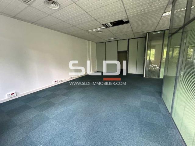 Bureaux A LOUER - TASSIN LA DEMI LUNE - 198 m²