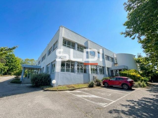 Bureaux A LOUER - TASSIN LA DEMI LUNE - 198 m²
