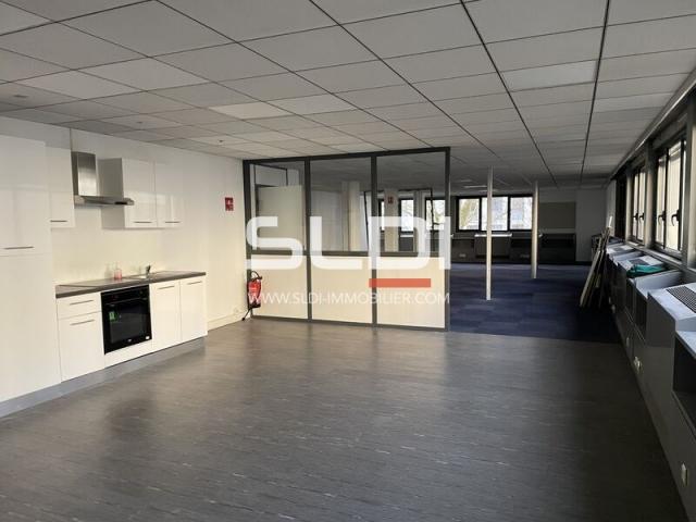 Bureaux A LOUER - VILLEURBANNE - 139 m²