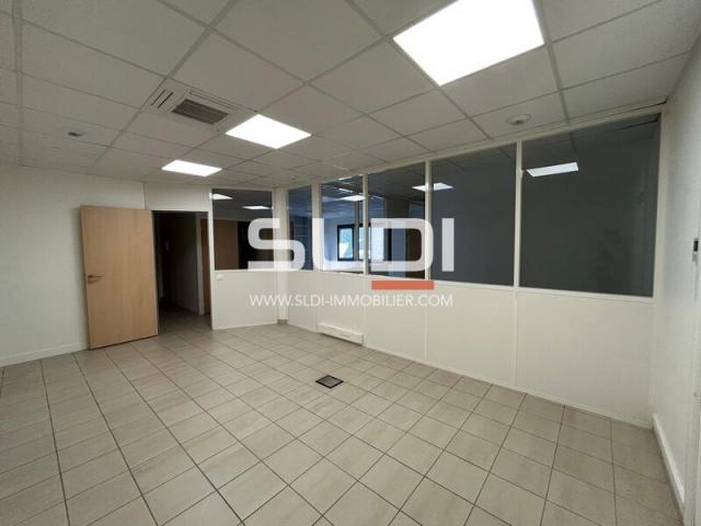 Bureaux A LOUER - LIMAS - 79 m²