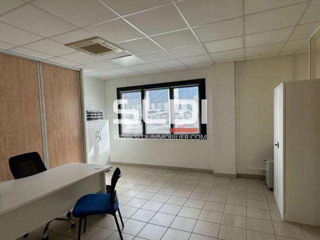 Bureaux A LOUER - LIMAS - 79 m²