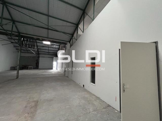 Locaux d'activités A LOUER - REYRIEUX - 3 001 m²