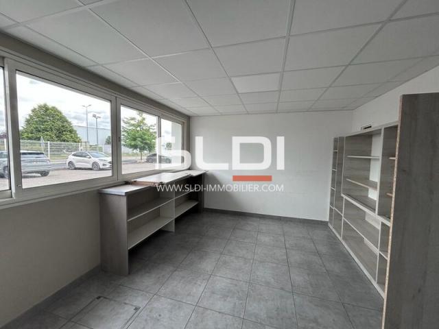 Locaux d'activités A LOUER - REYRIEUX - 3 001 m²