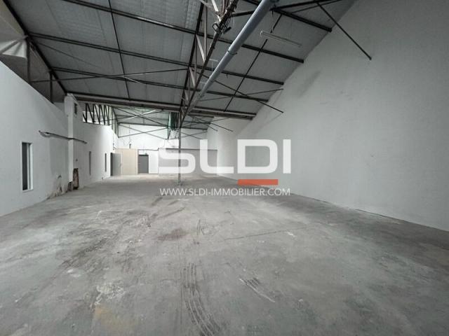 Locaux d'activités A LOUER - REYRIEUX - 3 001 m²