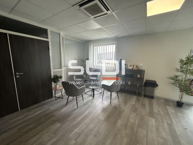 Locaux d'activités A LOUER - REYRIEUX - 1 362 m²