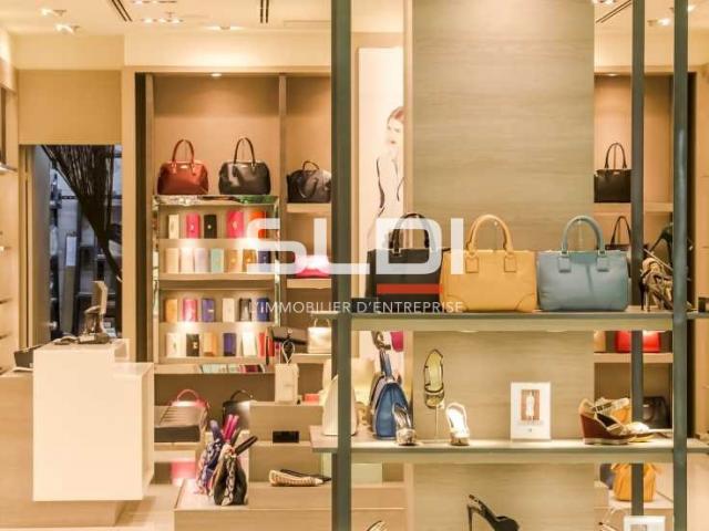 Commerces A LOUER - LYON - 178 m²