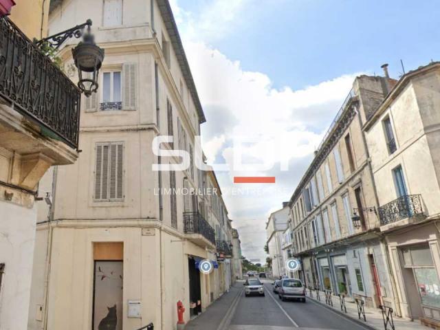Commerces A VENDRE - ARLES - 77 m²