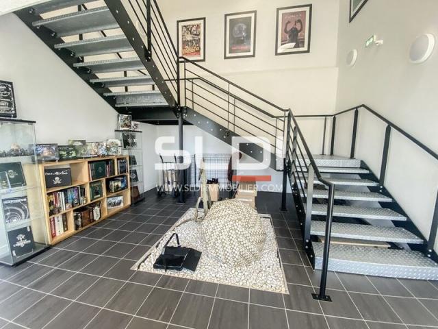 Bureaux A LOUER - SAINT PRIEST - 360 m²