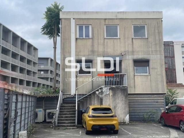 Bureaux A LOUER - VILLEURBANNE - 350 m²