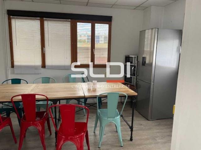 Bureaux A LOUER - VILLEURBANNE - 350 m²
