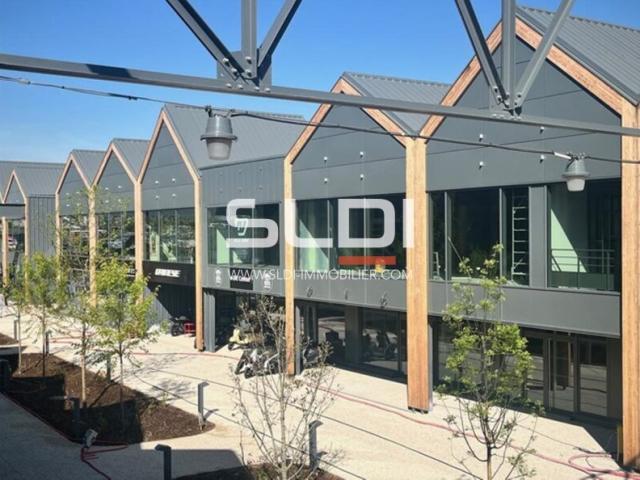 Commerces A VENDRE OU A LOUER - VENISSIEUX - 1 046 m²