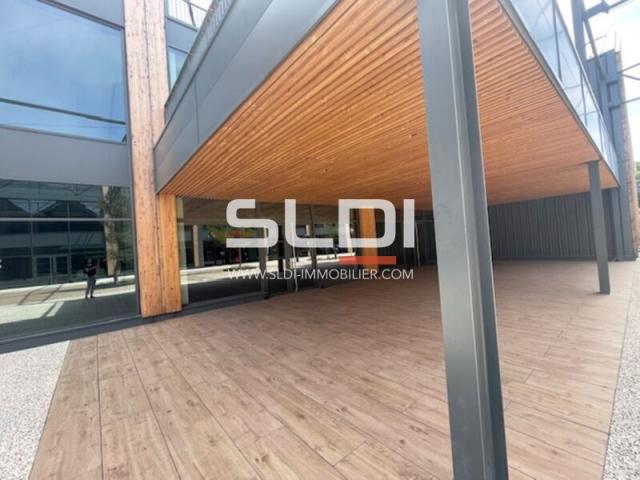 Commerces A VENDRE OU A LOUER - VENISSIEUX - 1 046 m²