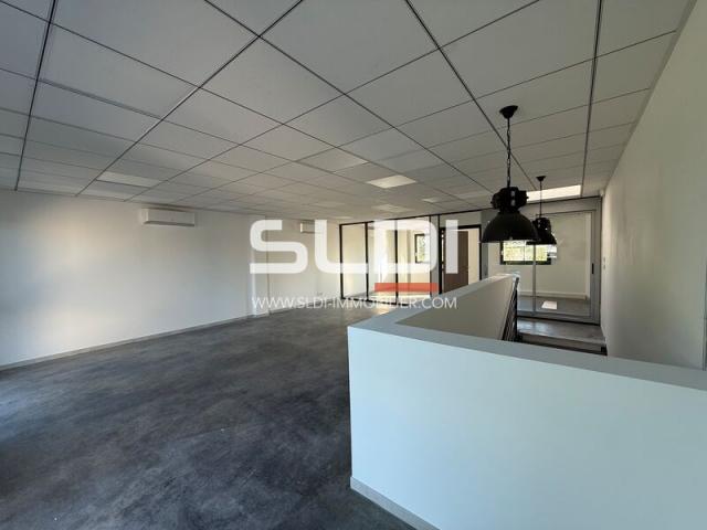 Locaux d'activités A VENDRE - SAINT LAURENT DE MURE - 150 m²