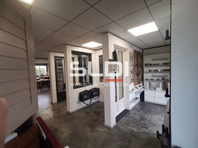 Locaux d'activités A VENDRE - SAINT LAURENT DE MURE - 150 m²