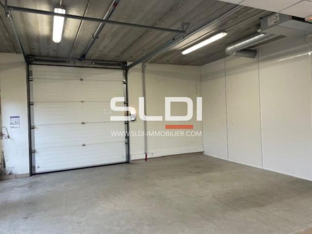 Locaux d'activités A LOUER - SAINT PRIEST - 217 m²