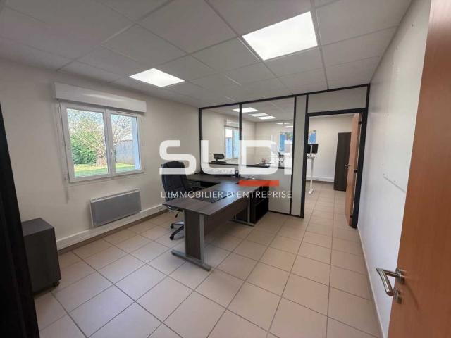 Bureaux A LOUER - TOUSSIEU - 187 m²