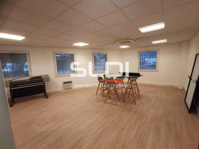 Bureaux A LOUER - TOUSSIEU - 187 m²