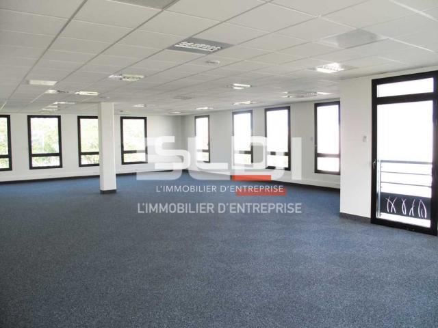 Bureaux A LOUER - SAINT PRIEST - 542 m²