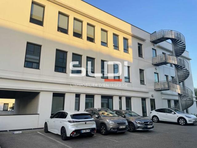 Bureaux A LOUER - SAINT PRIEST - 542 m²