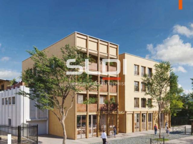 Commerces A VENDRE - LYON - 78 m²