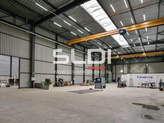 Locaux d'activités A LOUER - GENAS - 2 883 m²